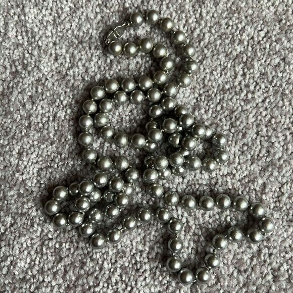 Vintage Monet Silver Pearl Necklace - Picture 6 of 6